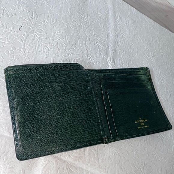 Authentic Men’s Louis Vuitton Green Leather Wallet - Picture 11 of 14